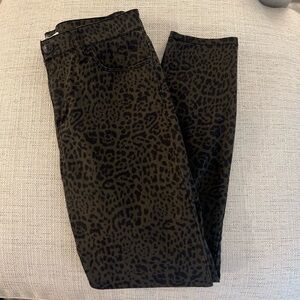 ☂️Black and green animal print pants